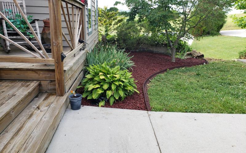 Red Rubber Mulch Landscaping Beds