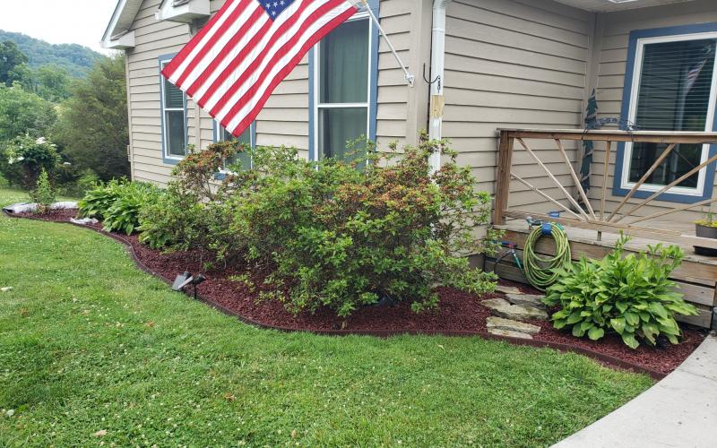 Red Rubber Mulch Landscaping Beds