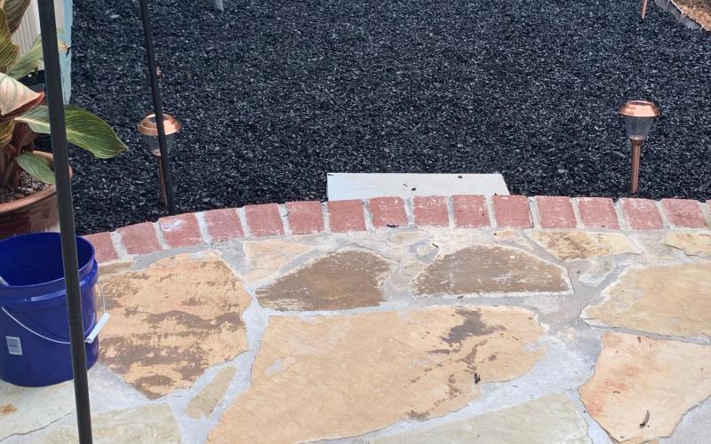 Black Rubber Mulch Landscaping